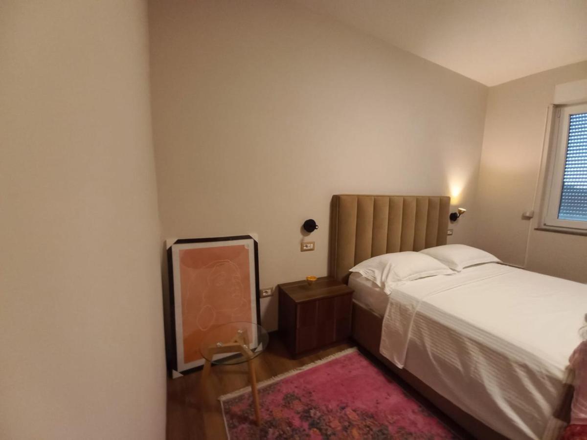 Penthouse Rooms & Aparts ティラナ エクステリア 写真