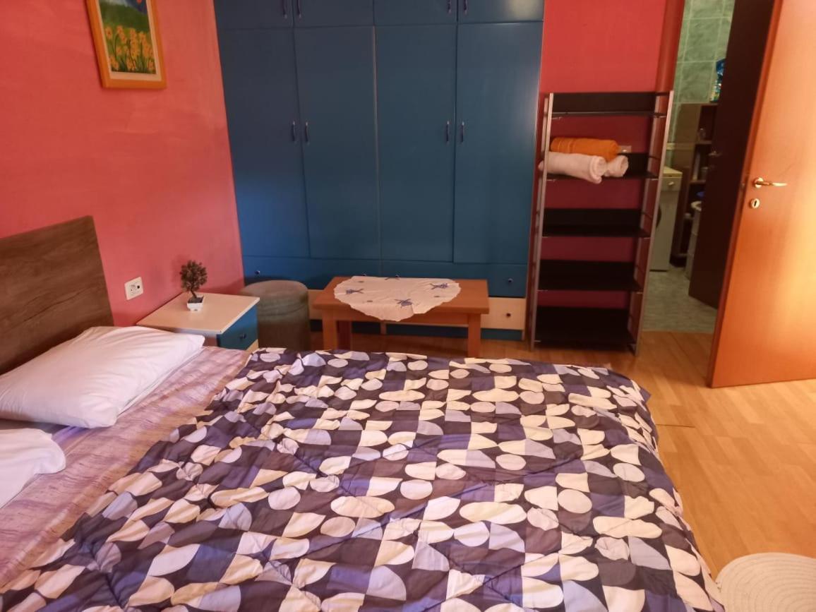 Penthouse Rooms & Aparts ティラナ エクステリア 写真