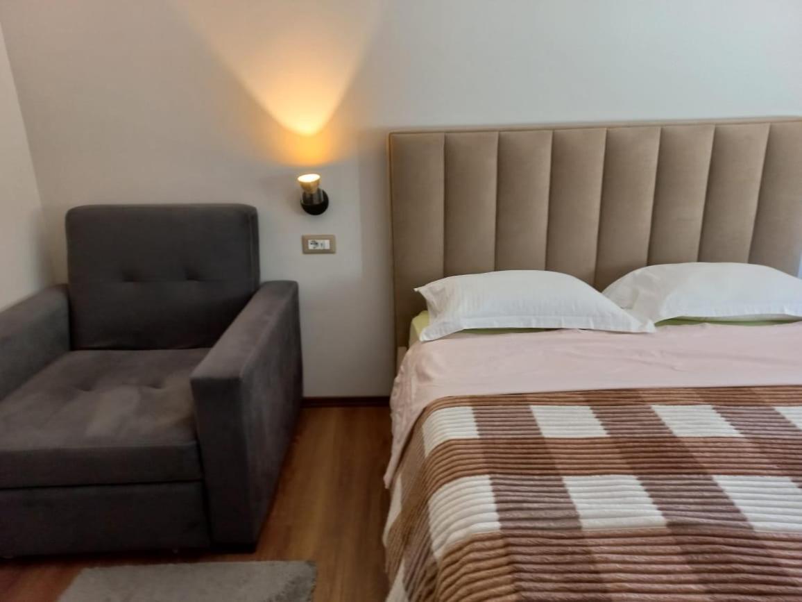 Penthouse Rooms & Aparts ティラナ エクステリア 写真